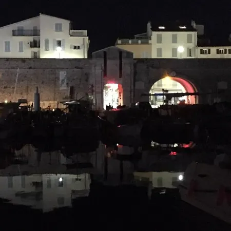 Botel Location Bateau Port Vauban Antibes