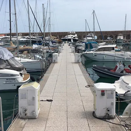 Location Bateau Port Vauban Úszó hotel Antibes
