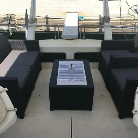 Location Bateau Port Vauban * Antibes