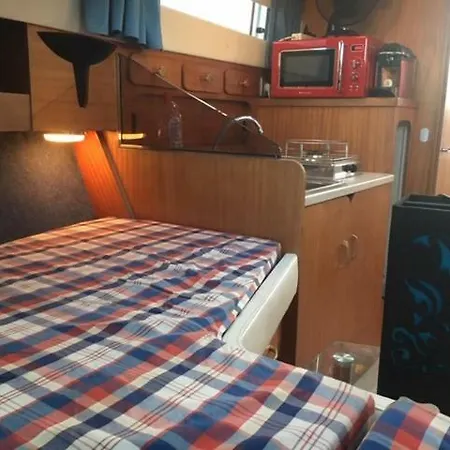 Location Bateau Port Vauban Bateau-hôtel Antibes
